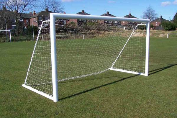GoalPosts2 Com2